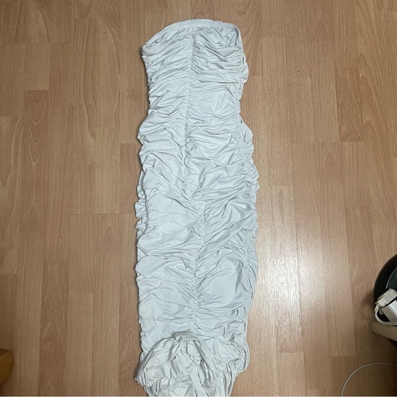 ✨ Meshki Meshelle Dress ✨ - Picture 4 of 5